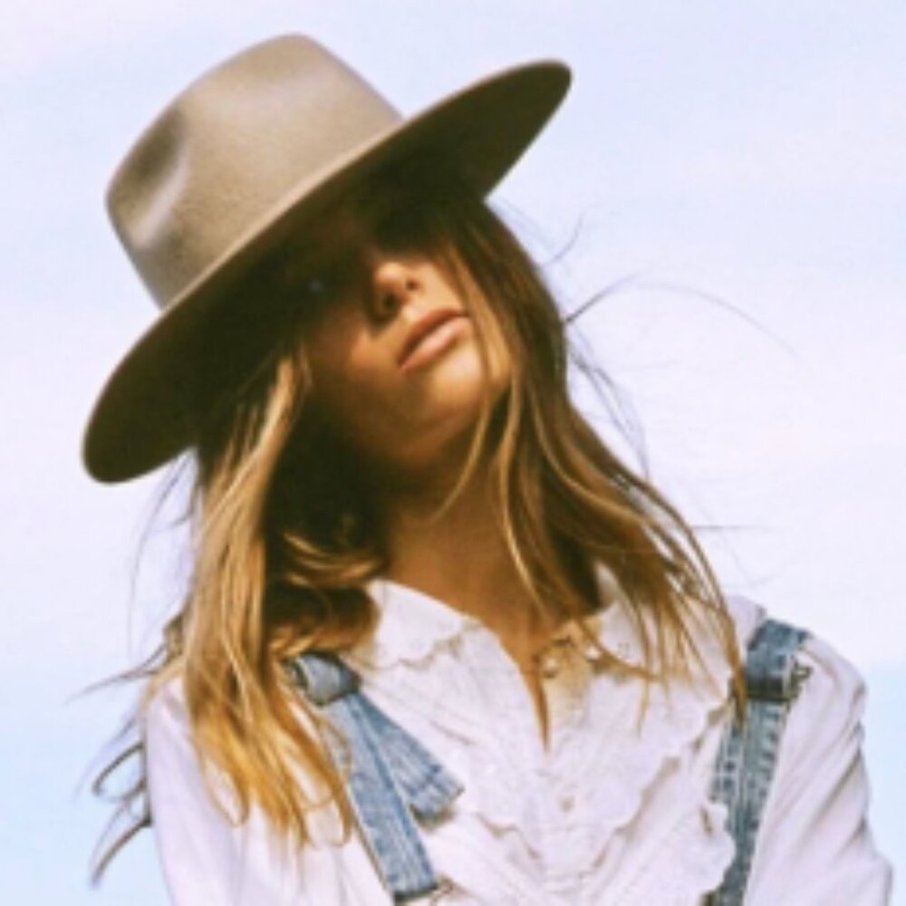 Like New! Lack of Color Zulu Rancher in Sand. Open to Offers